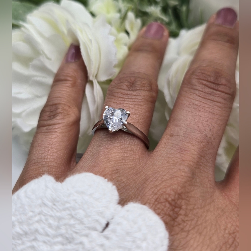 🥰 BRILLIANT HEART RING - Picture 2 of 8